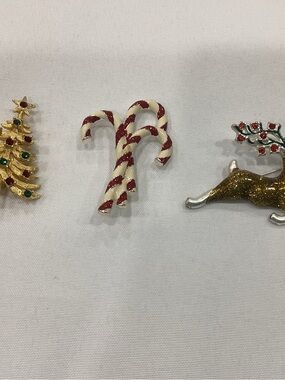 Holiday Candy Cane Brooch Pin - Red & White Festive Accent